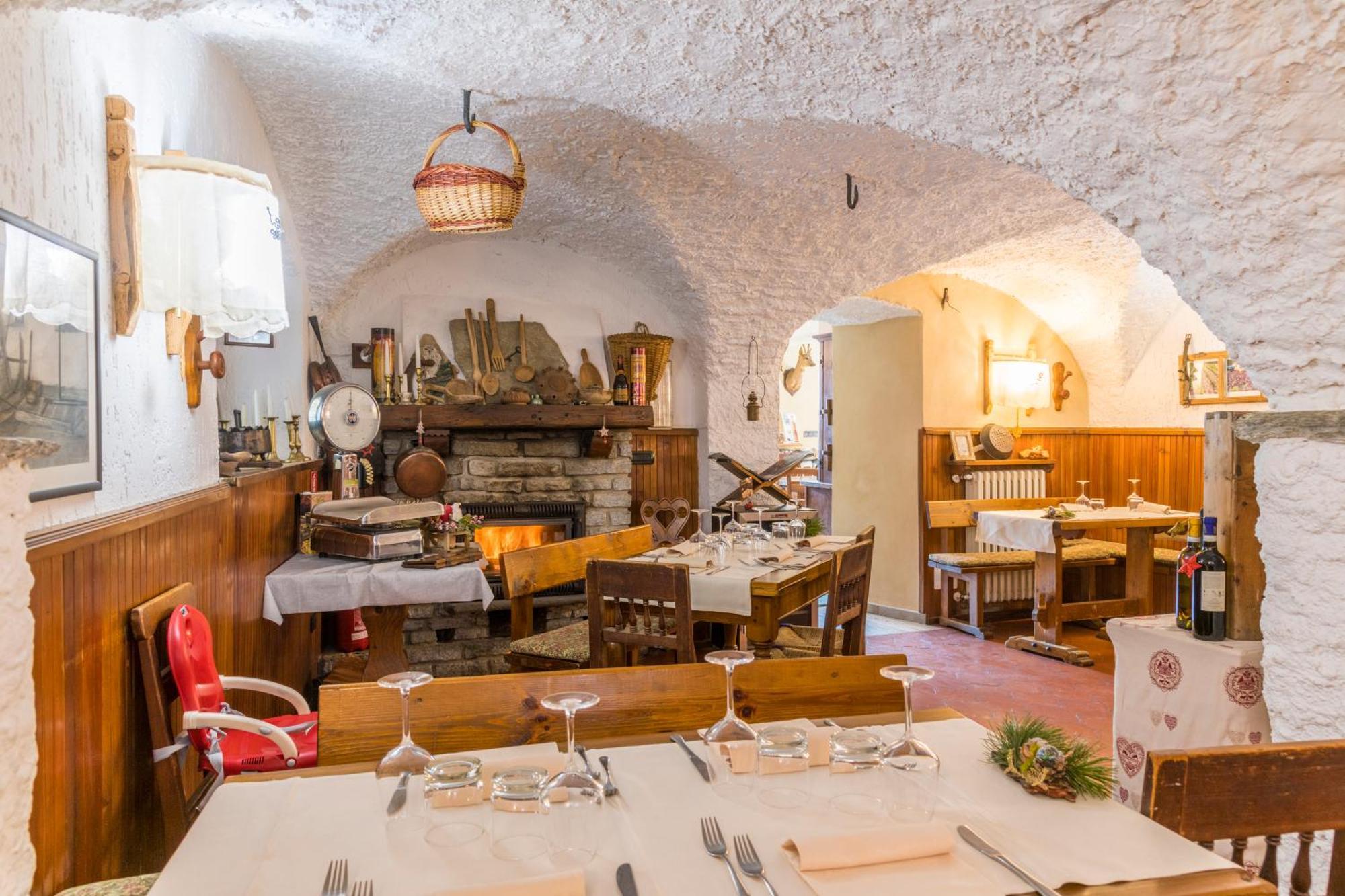La Placette - Albergo Diffuso E Trattoria Usseaux Ngoại thất bức ảnh