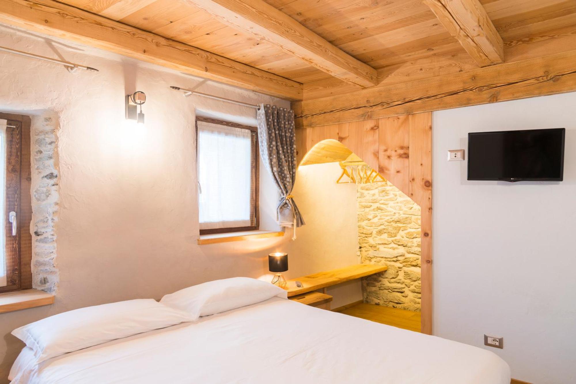 La Placette - Albergo Diffuso E Trattoria Usseaux Ngoại thất bức ảnh